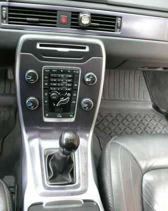 Volvo V70 cena 31500 przebieg: 307000, rok produkcji 2012 z Tychy małe 596